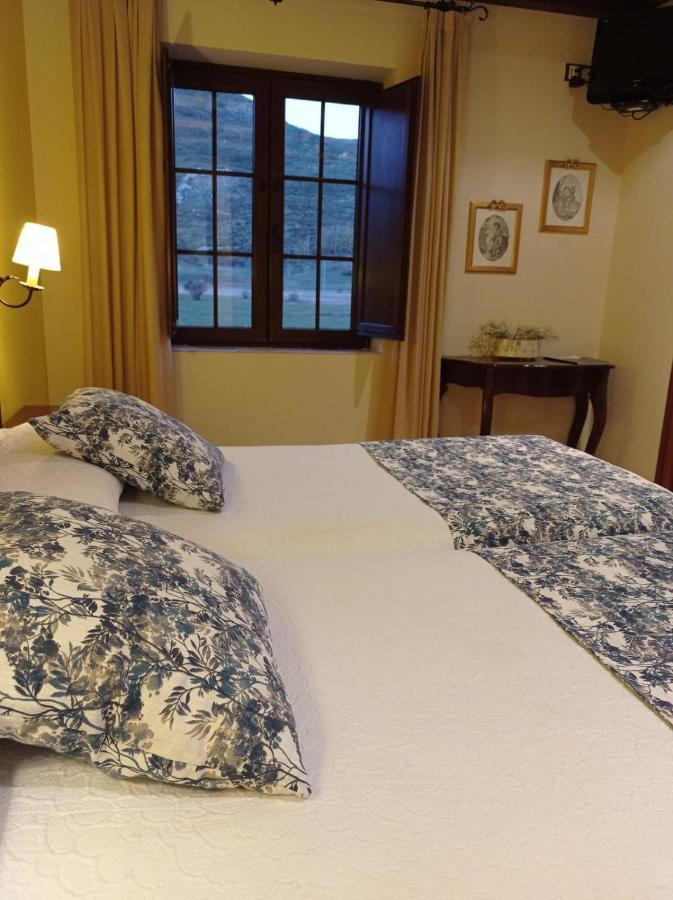 El Cuartel De Lugueros Hotel Buitenkant foto