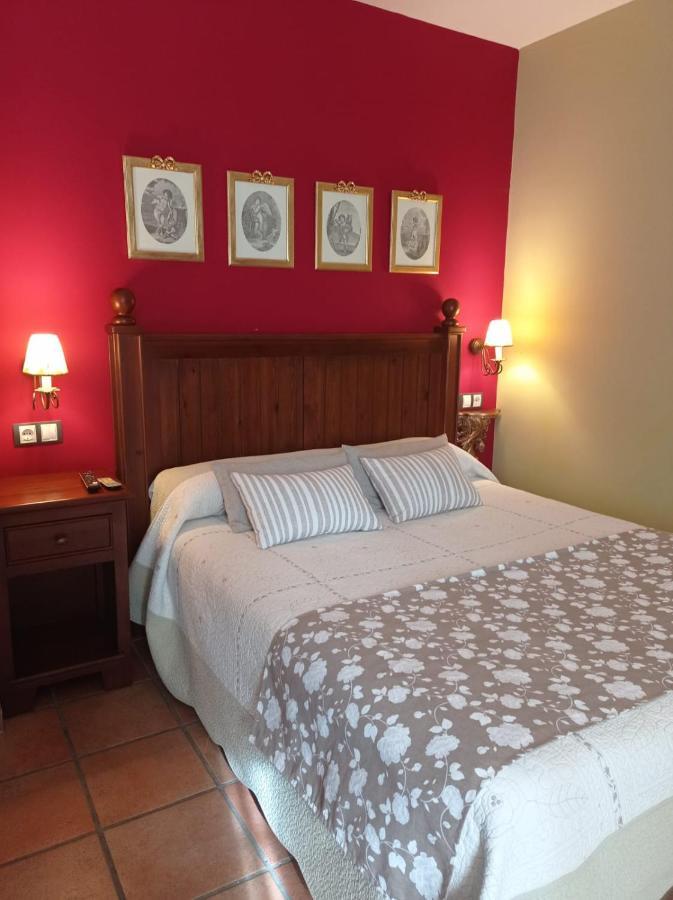El Cuartel De Lugueros Hotel Buitenkant foto